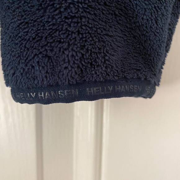Helly Hansen 1/4 zip Fleece Pullover for Cold Weather - Picture 6 of 6